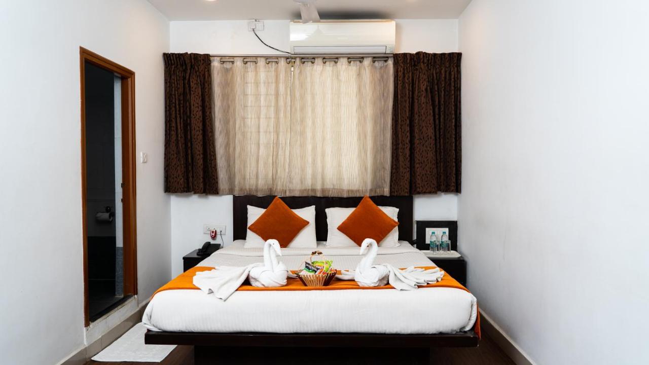 Hotel Scarlet Bangalore Exterior photo